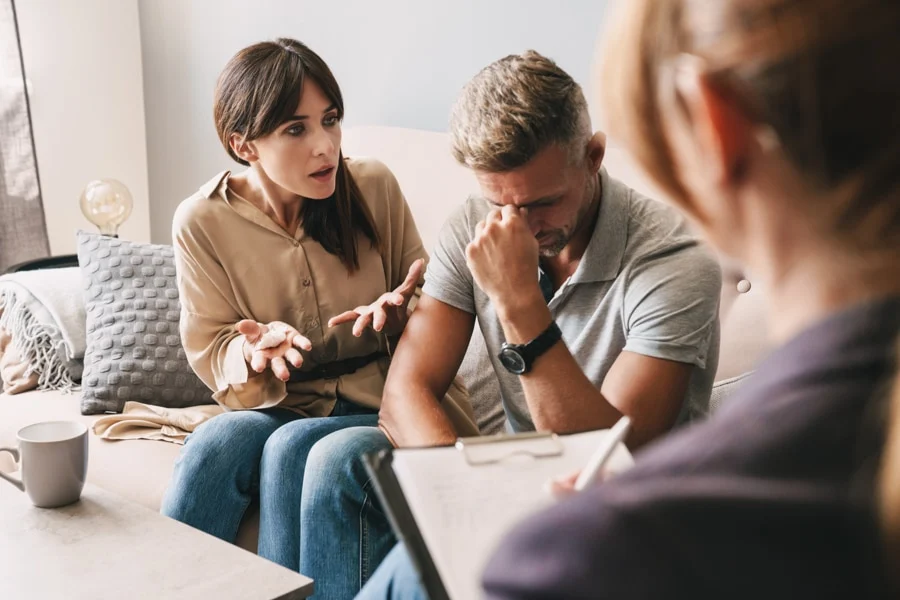 Husband showing symptoms of an anxiety disorder Husband showing symptoms of an anxiety disorder
