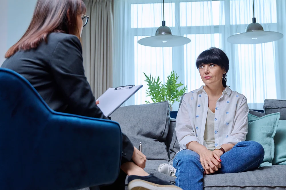patient-and-therapist-discussing-substance-abuse-examples