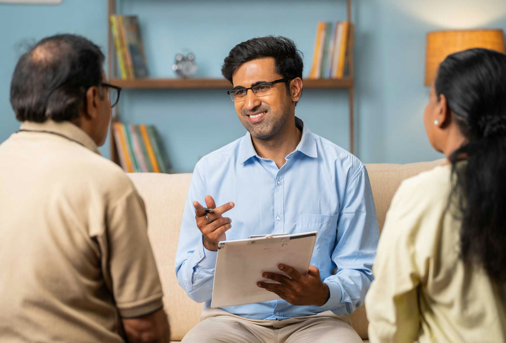 Therapist discussing Valium addiction in Washington